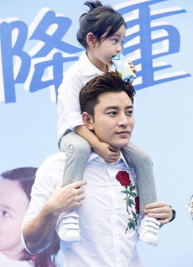 可爱吊带裙